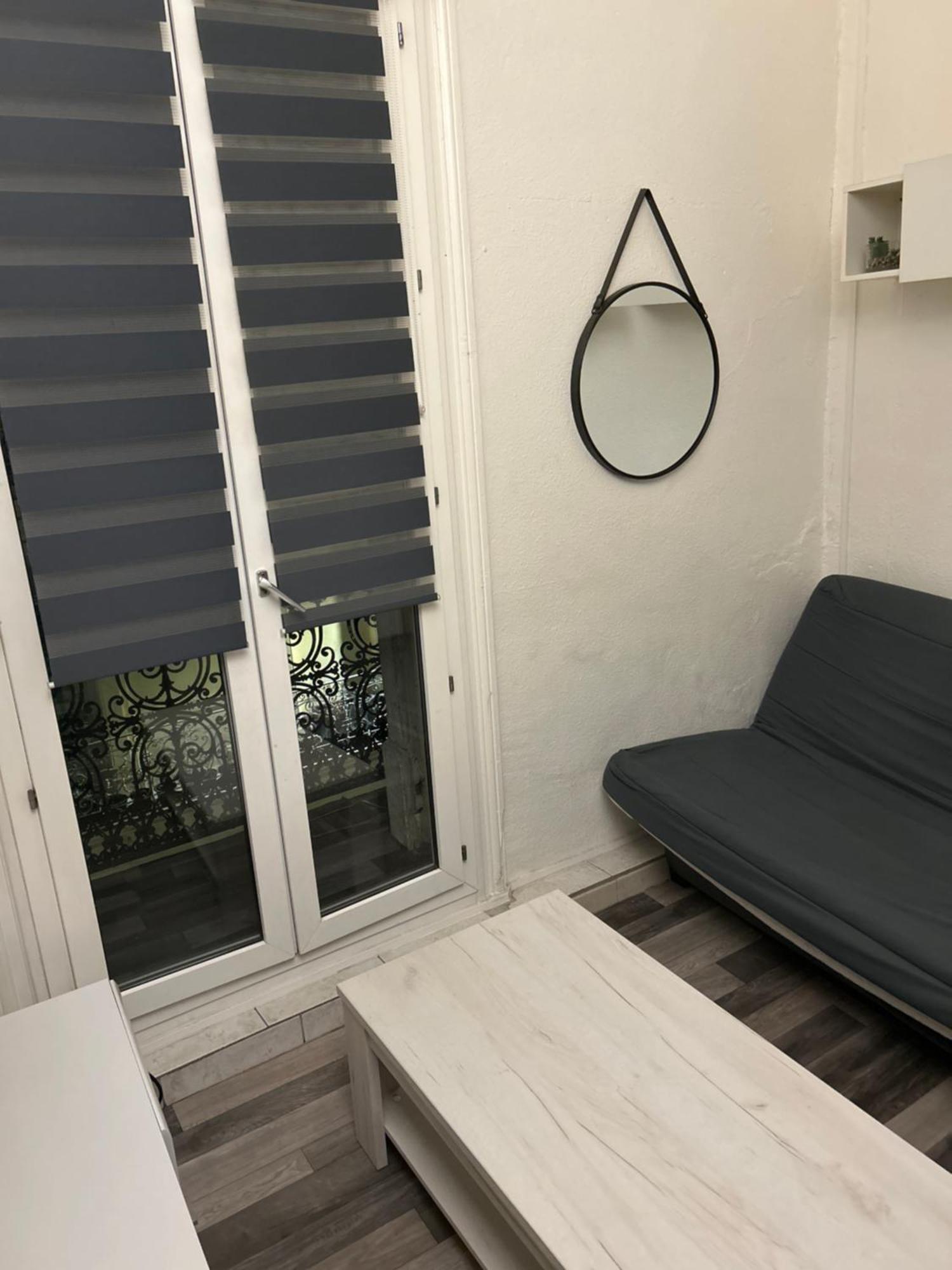 Apartment Jolie Studio Centre 100m De La Place De La Comedie Et 200m De La Gare Sncf Montpellier